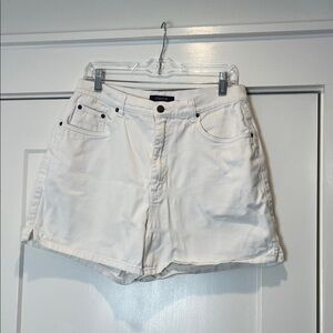 Vintage 90’s Bill Blass jeans stretch White Denim High-Rise Jean Shorts size 12.
